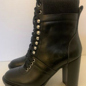 NWOT Vince Camuto Ermania Lace Up Lug Solecombat Boot Size 6